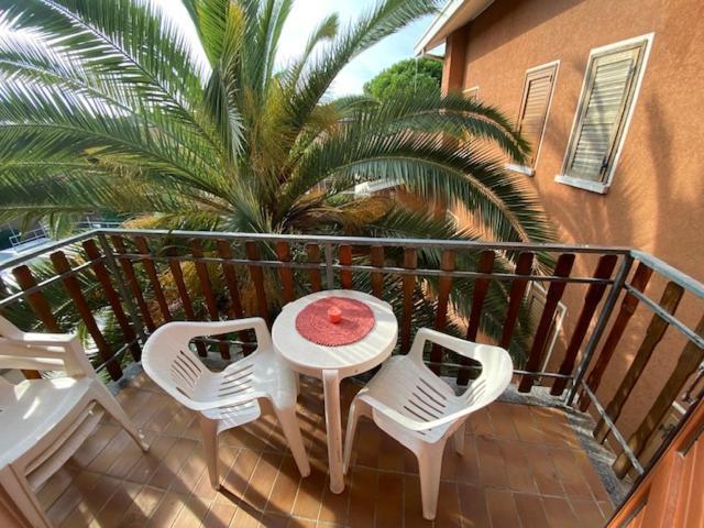 Cond Giardino Apartment Lignano Sabbiadoro Exterior photo